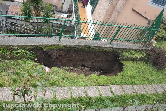 Vignanello - Il muro di contenimento crollato in via della Vittoria