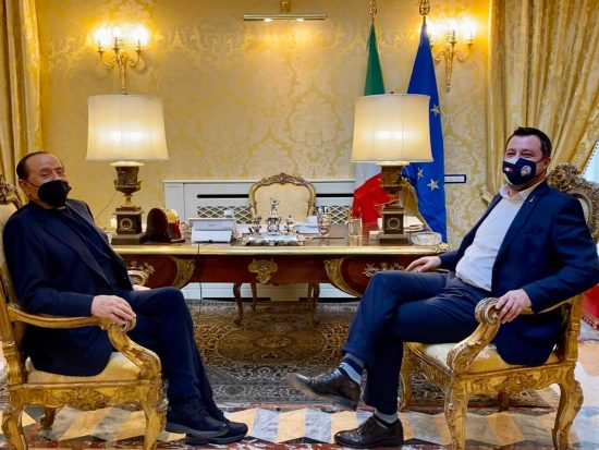 SIlvio Berlusconi nella sua residenza romana con Matteo Salvini