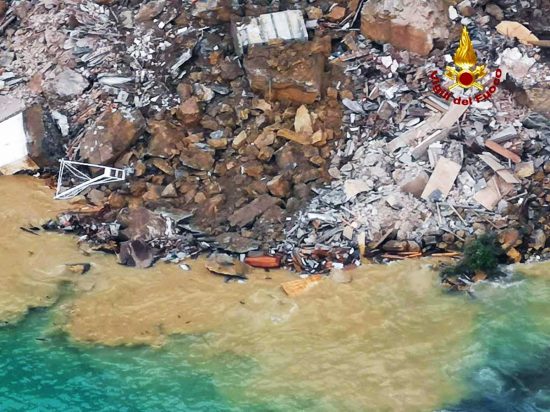 163529833-bd5f1a65-95f4-4588-a0ab-398261f7bf96