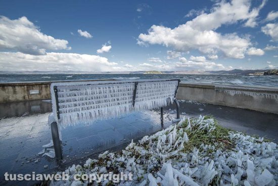 Marta - Ghiaccio e tramontana al lago di Bolsena