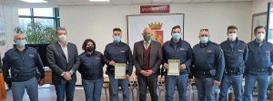 Terni - La premiazione per l'altruismo degli agenti di polizia