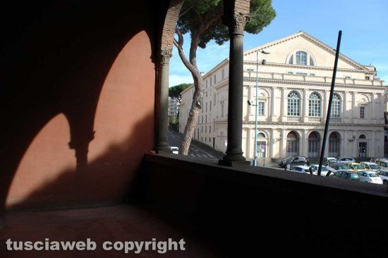 Viterbo - Il loggiato della biblioteca comunale