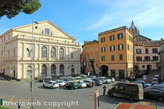 Viterbo - Piazza del Teatro e Unione