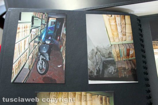 Viterbo - Il degrado della biblioteca comunale prima del salvataggio dei libri