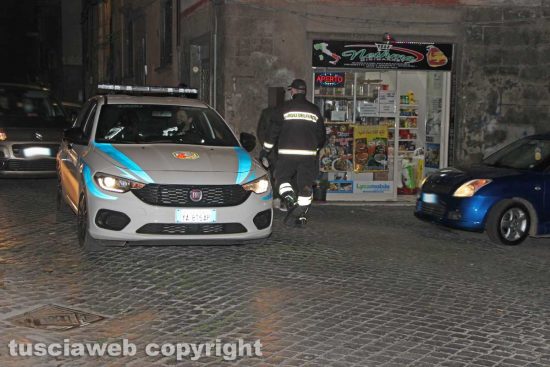 Viterbo - Calcinacci giù dal cinema Metropolitan