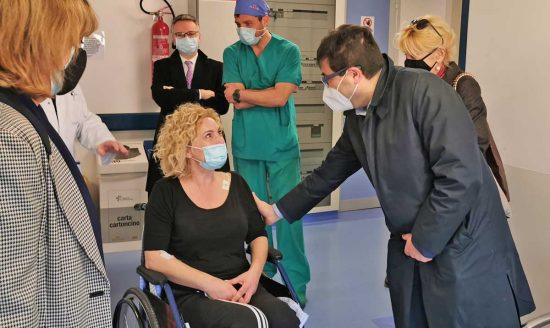 L'assessore D'Amato in visita all'infermiera investita ieri