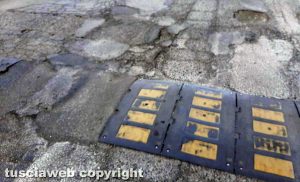 Viterbo - Strade dissestate in via Monte Sacro