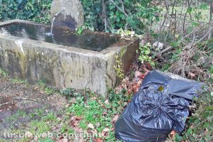 Viterbo - Rifiuti in strada Ellera e strada Caselle