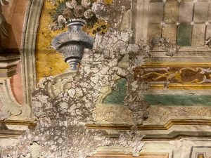 Viterbo - Santuario della Quercia - Sagrestia prima d'essere restaurata