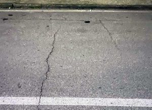 Orte - Crepe sull'asfalto a Petignano