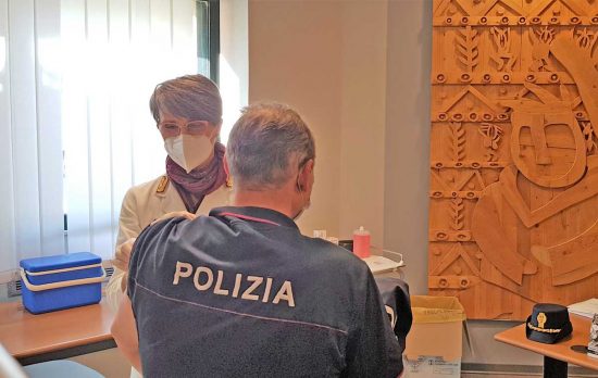 Le vaccinazioni alla questura di Terni