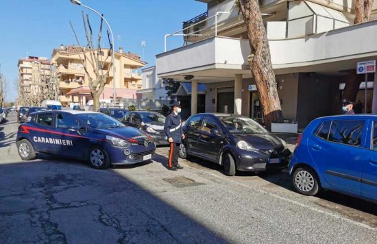 Ladispoli - L'intervento dei carabinieri in via Palermo