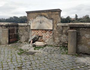 Sutri - La fontana senza la vasca