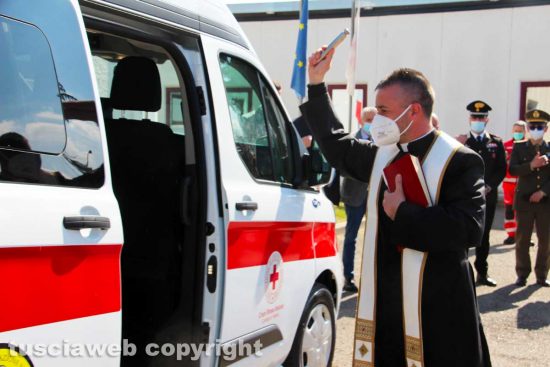 Viterbo - Il pulmino per il trasporto disabili donato da Piero Camilli