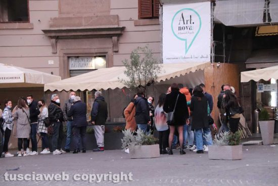 Viterbo - Le vie del centro nel pomeriggio di domenica 14 marzo, alla vigilia delle nuove restrizioni da zona rossa