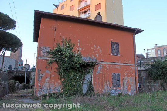 Viterbo - Porta Romana - Un edificio abbandonato