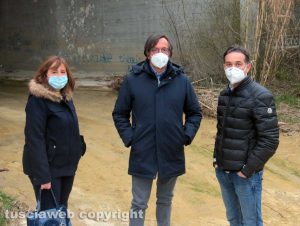 Boati a Orte - Il sindaco Giuliani, il vicesindaco Proietti e l'assessora D'Ubaldo in ricognizione ai Tre ponti