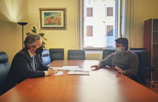 Francesco Battistoni in un incontro con l' Azienda Grecchi