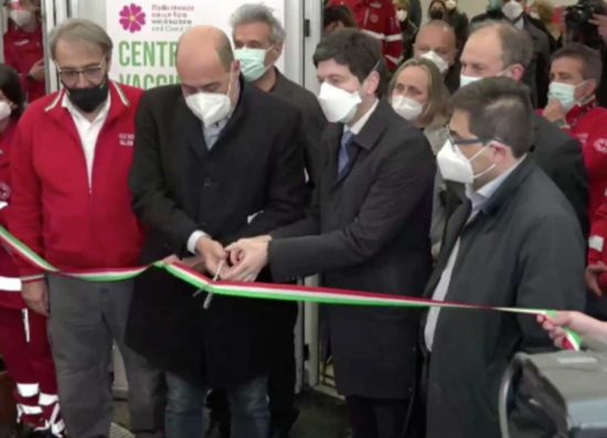 Inaugurazione hub vaccini alla stazione Termini