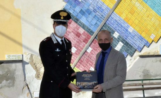 Napoli - I carabinieri donano oltre 2mila libri ai minori reclusi in carcere