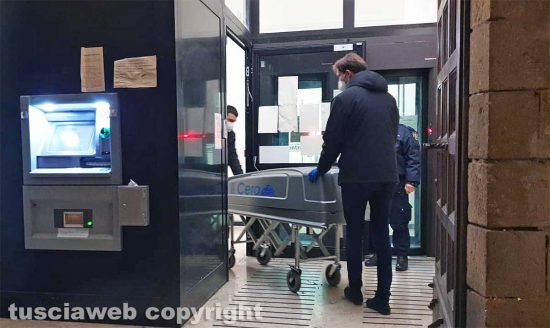 Viterbo - Impiegato trovato morto nella banca Monte dei Paschi di Siena