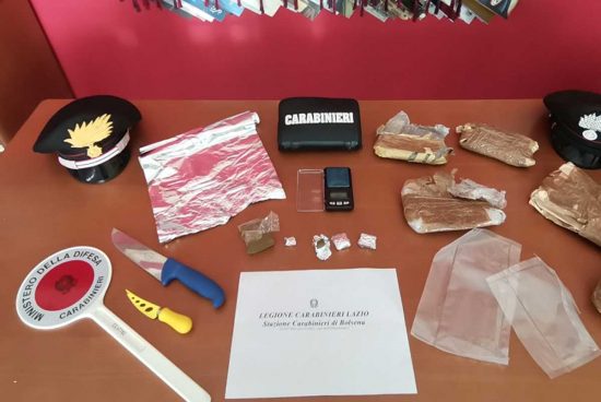 Bolsena - La droga sequestrata dai carabinieri