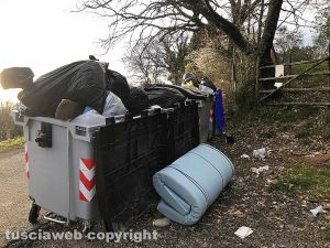 Viterbo - L'isola ecologica di strada Canale