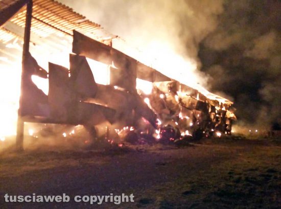 Arlena di Castro - Fienile in fiamme