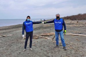 Tarquinia - Fare verde ha pulito la spiaggia in località Spinicci