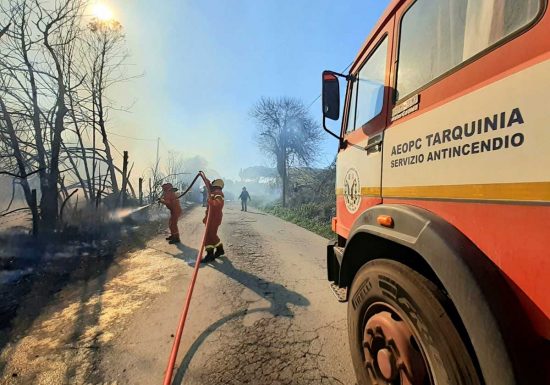 Incendio a Tarquinia
