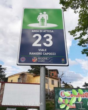 Viterbo - Cartelli lungo via Raniero Capocci
