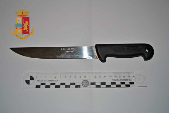 Civitavecchia - Polizia - Il coltello sequestrato