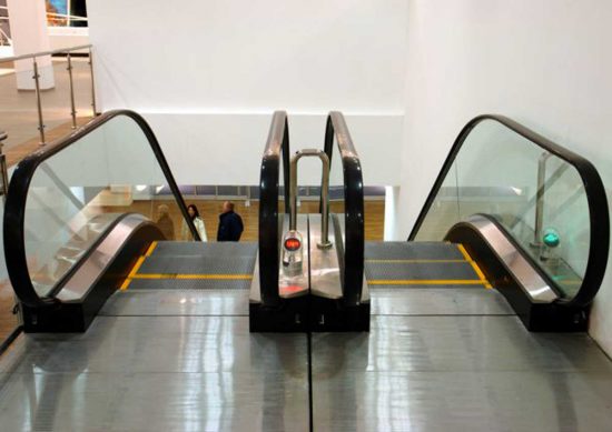 Scale mobili di un centro commerciale