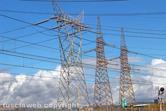 Traalicci per l'elettricità attorno a Civitavecchia