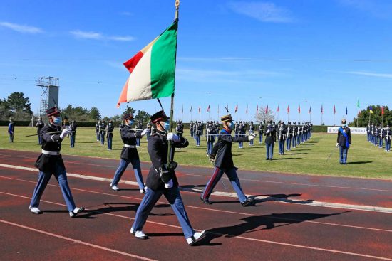 Scuola sottufficiali Esercito - Giuramento del corso "Onore"