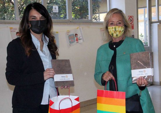 Il libro “Dislessia come compagna” donato alle scuole della città