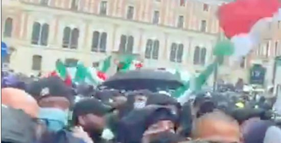 Roma - La manifestazione in piazza San Silvestro
