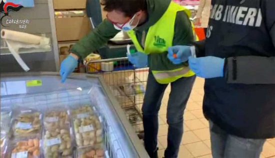 Coronavirus - Controlli dei carabinieri Nas nei supermercati