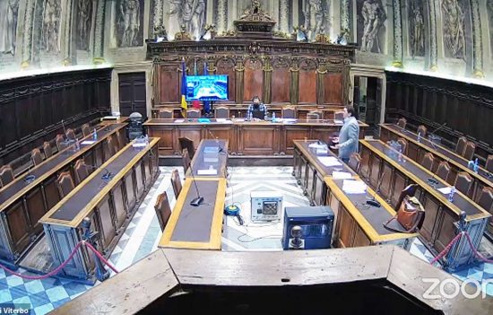 Viterbo - Consiglio comunale con solo Barelli ed Erbetti in presenza