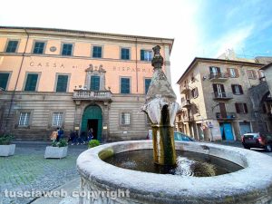 Viterbo - La fontana di piazza Dante