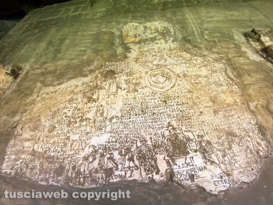 Viterbo - Piazza Crispi - I frammenti del museo civico