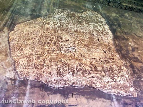 Viterbo - Piazza Crispi - I frammenti del museo civico