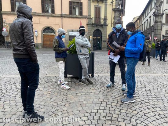 Viterbo - La manifestazione di Si Cobas e Comitato di lotta 