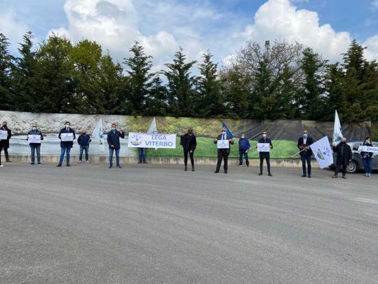 Viterbo - Il sit-in della Lega 