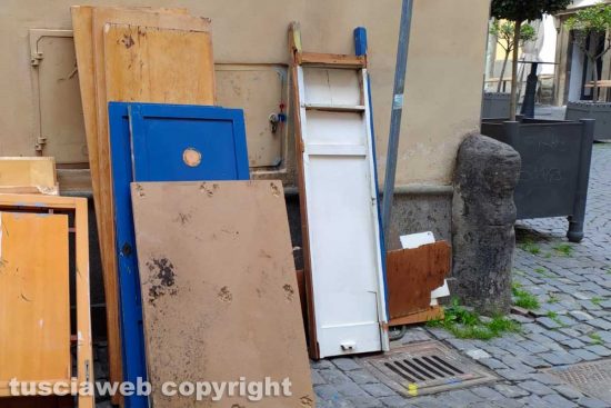 Viterbo - Rifiuti in via Romanelli