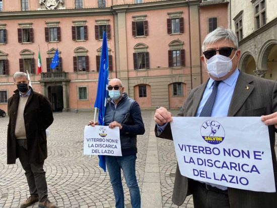 Viterbo - Il sit-in della Lega