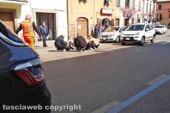Montefiascone - Donna investita in via Oreste Borghesi