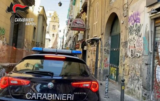 Napoli - Il blitz dei carabinieri