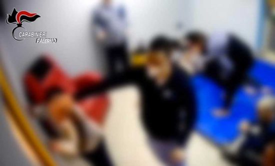 Maltrattamenti in un centro disabili a Palermo