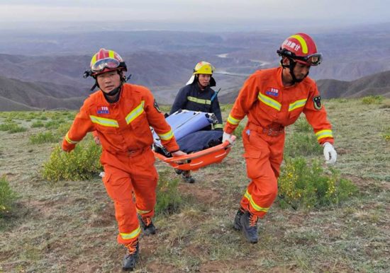 Grandine e pioggia su una maratona in Cina - I soccorsi 